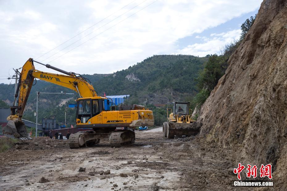 Shanxi: mais de 6.000 quil?metros de rodovias s?o danificadas por inunda??o