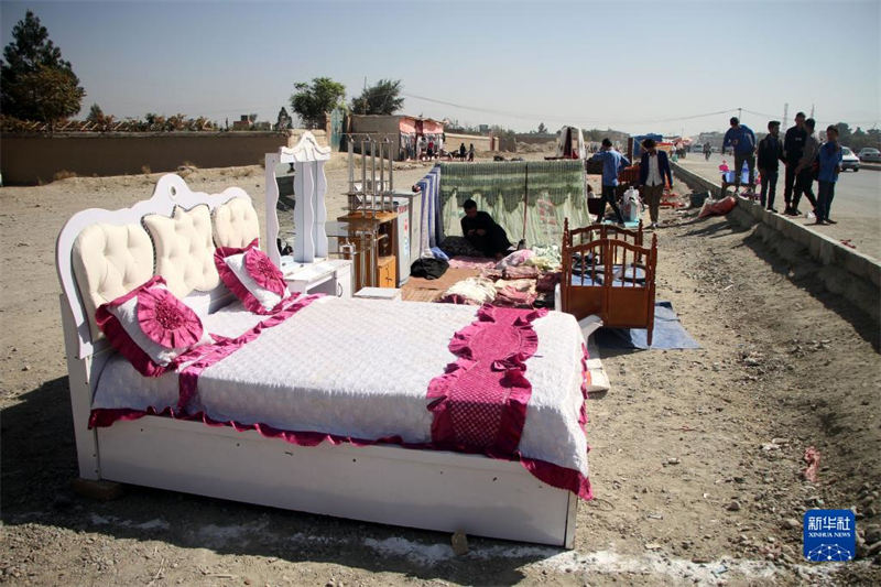 Cabul: mercado de segunda m?o atrai residentes locais