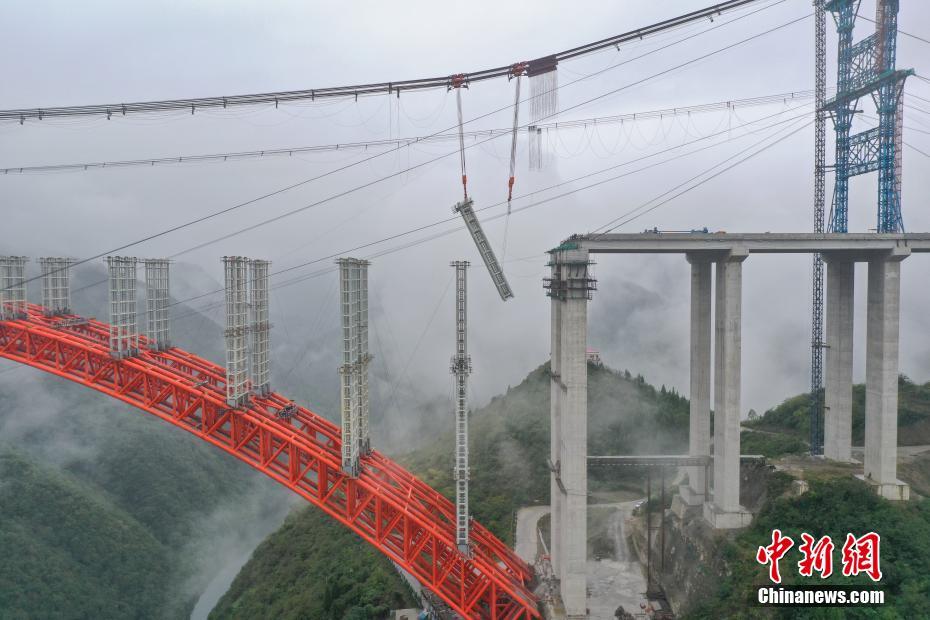 Concluída instala??o de pilares da mega ponte Dafaqu na via expressa Renhuai-Zunyi