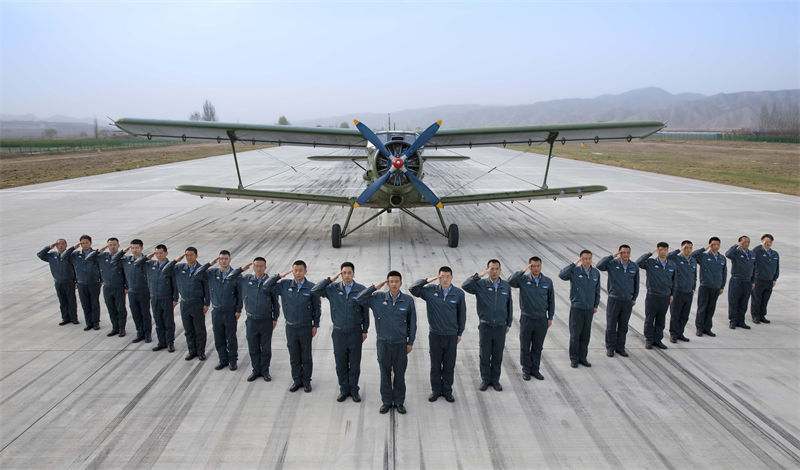 Feliz 72o aniversário para For?a Aérea do Exército de Liberta??o Popular da China