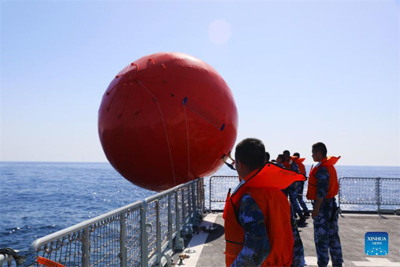 Frota da marinha chinesa retorna de miss?es de escolta no Golfo de Aden