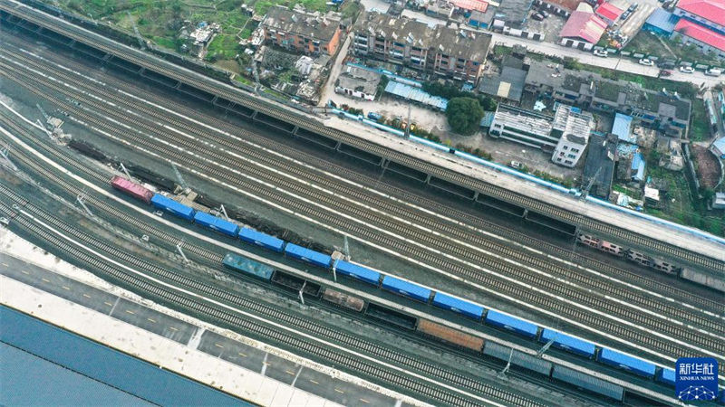 Guizhou, na China, lan?a seu primeiro servi?o direto de trem de carga China-Europa