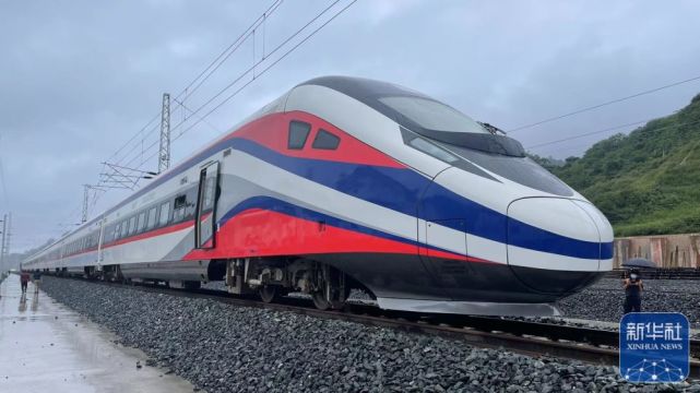 Ferrovia China-Laos iniciará opera??es nesta sexta-feira