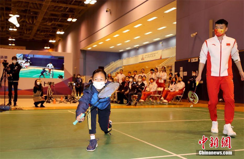 Atletas olímpicos da parte continental da China v?o a Hong Kong para intercambio 