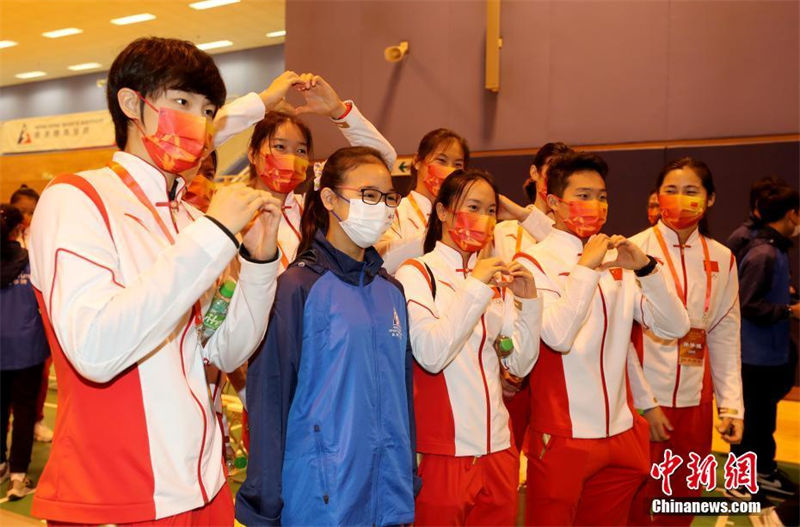 Atletas olímpicos da parte continental da China v?o a Hong Kong para intercambio 