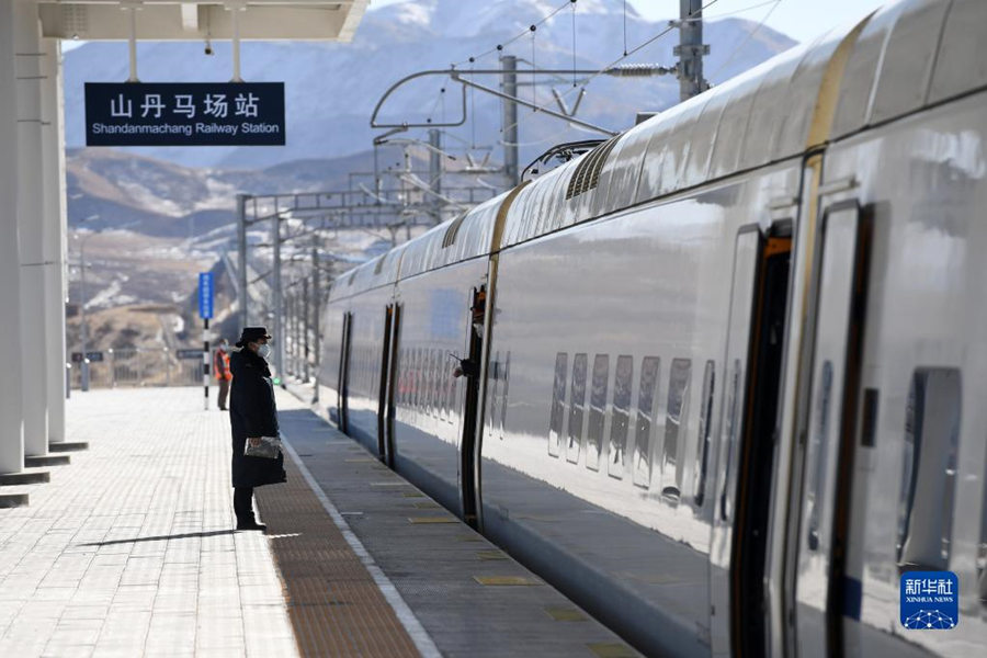 Gansu: esta??o ferroviária de Rancho de Cavalos Shandan entra em opera??o