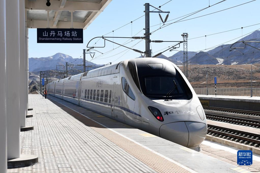 Gansu: esta??o ferroviária de Rancho de Cavalos Shandan entra em opera??o