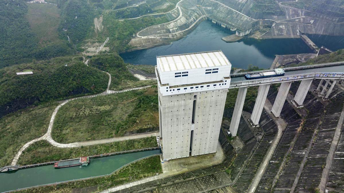 China: Guizhou realiza navega??es por meio de sistema de eleva??o