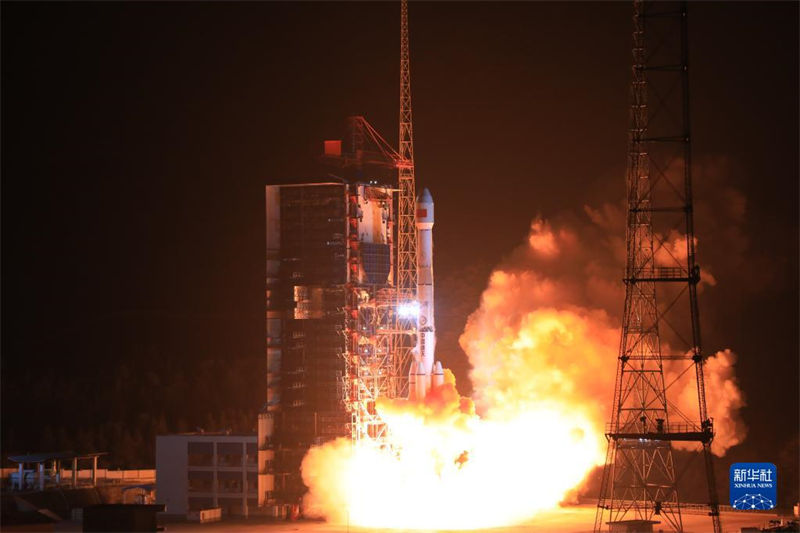 China lan?a novo satélite com sucesso