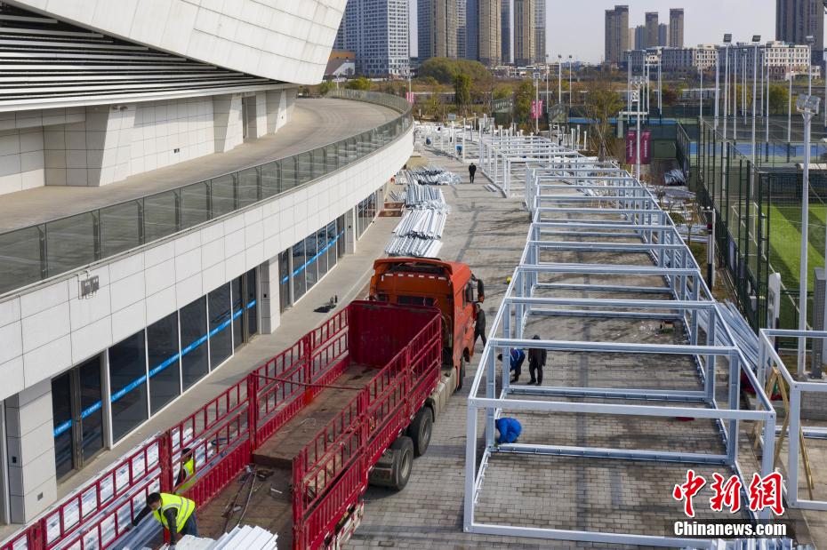Zhejiang: constru??o de isolamento temporário está em andamento  