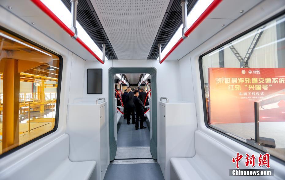 Primeiro trem maglev permanente da China entra em opera??o em Wuhan