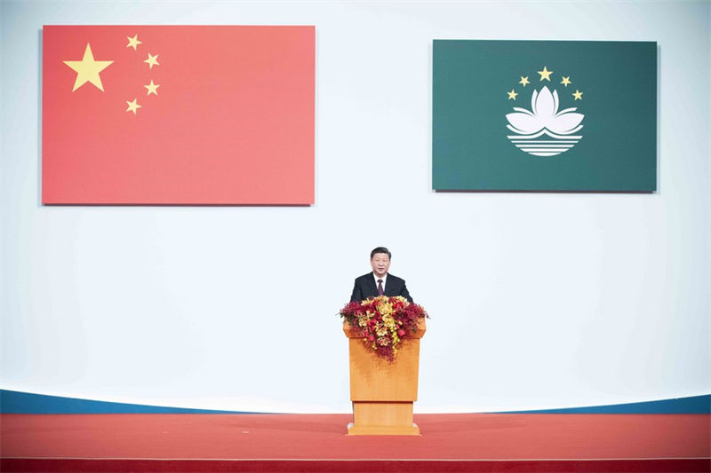 Patriotismo e intera??o de Xi Jinping com estudantes de Macau