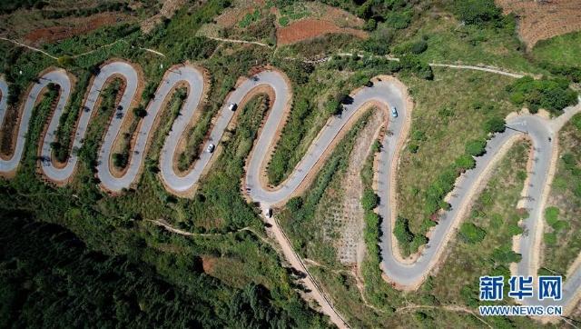 Galeria: estrada “68 curvas” em Yunnan 