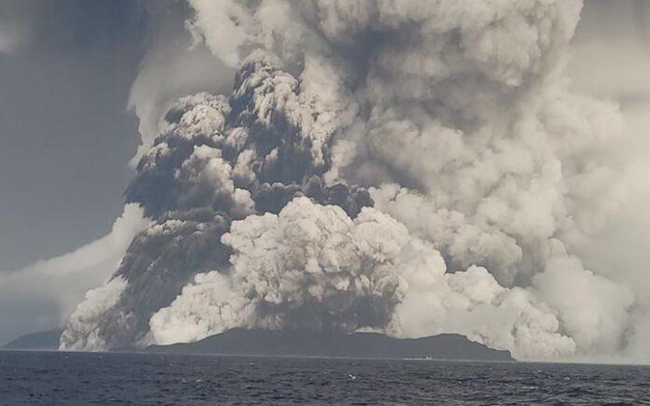 Erup??o de vulc?o submarino causa impacto significativo em Tonga