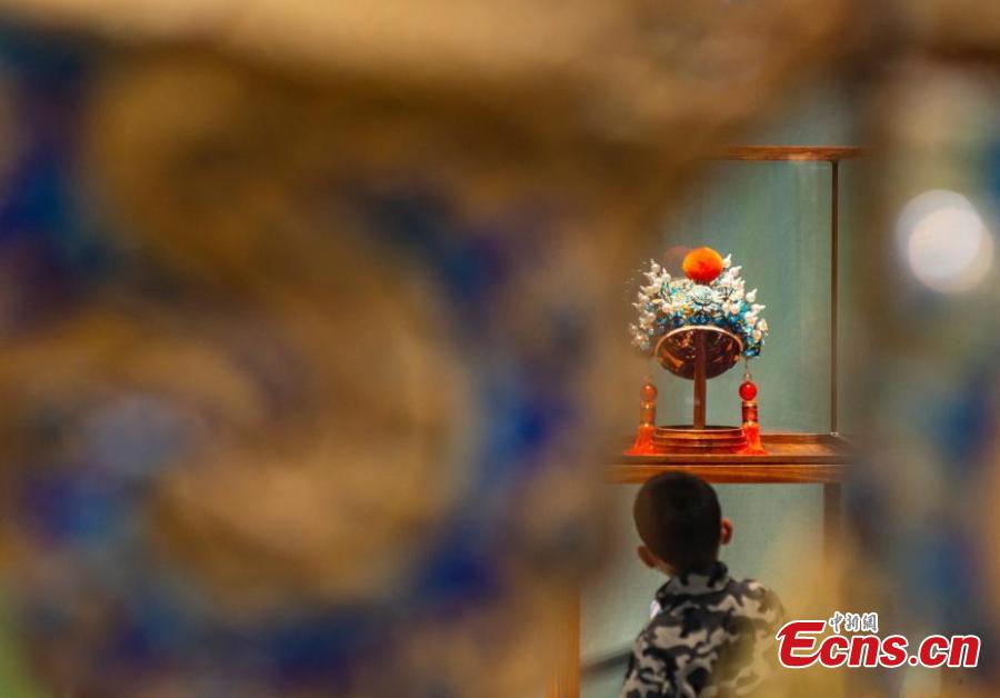Exposi??o de artesanato tradicional chinês é inaugurada em Beijing