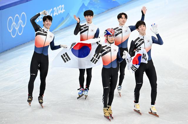 Canadá vence revezamento 5.000m masculino de patina??o de velocidade em pista curta em Beijing 2022