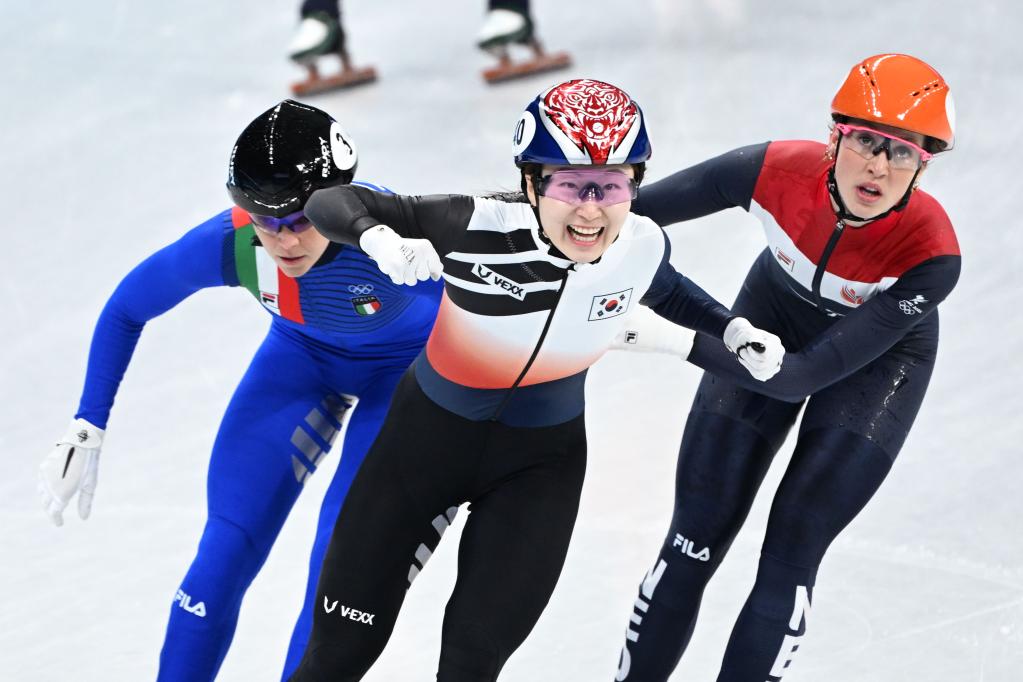 Choi, da Coreia do Sul, defende título feminino de patina??o de velocidade em pista curta de 1.500m em Beijing 2022