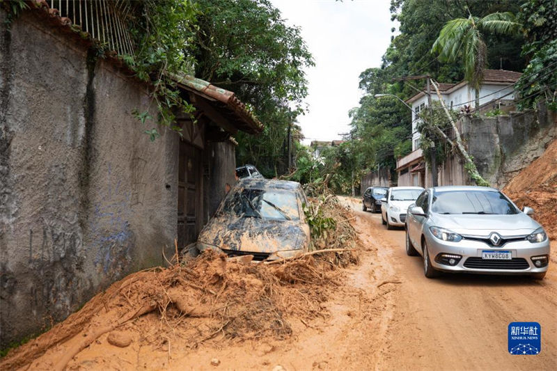 Brasil: sobe para 176 o número de vítimas de deslizamentos e inunda??es no Rio de Janeiro