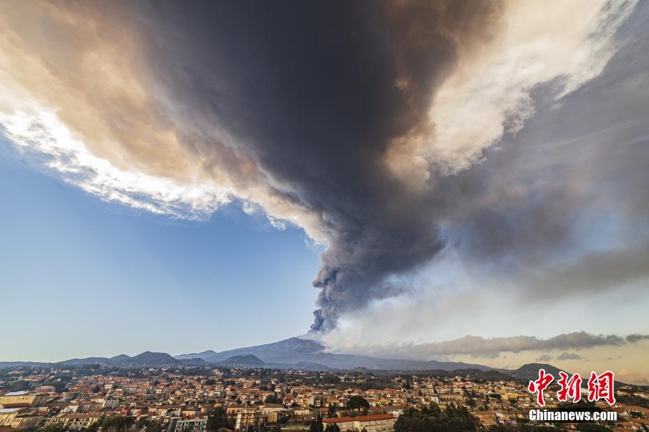 Itália: vulc?o Etna volta a entrar em erup??o 