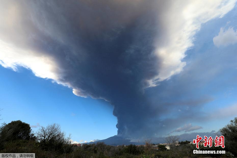 Itália: vulc?o Etna volta a entrar em erup??o 