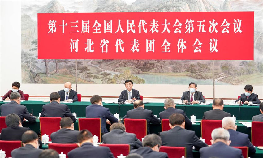 Líderes chineses participam de delibera??es em sess?o legislativa anual