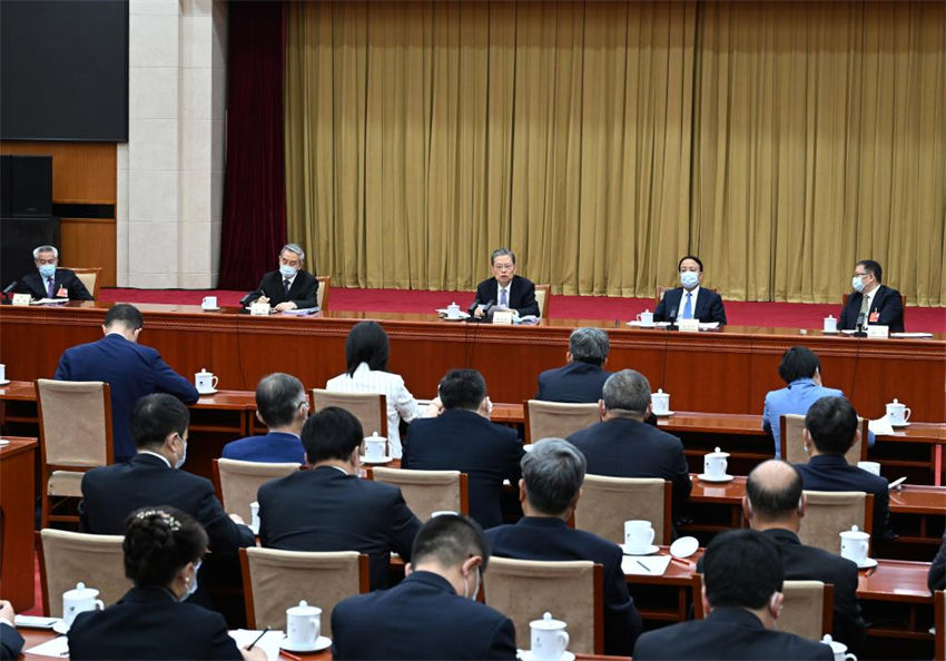 Líderes chineses participam de discuss?es com conselheiros políticos