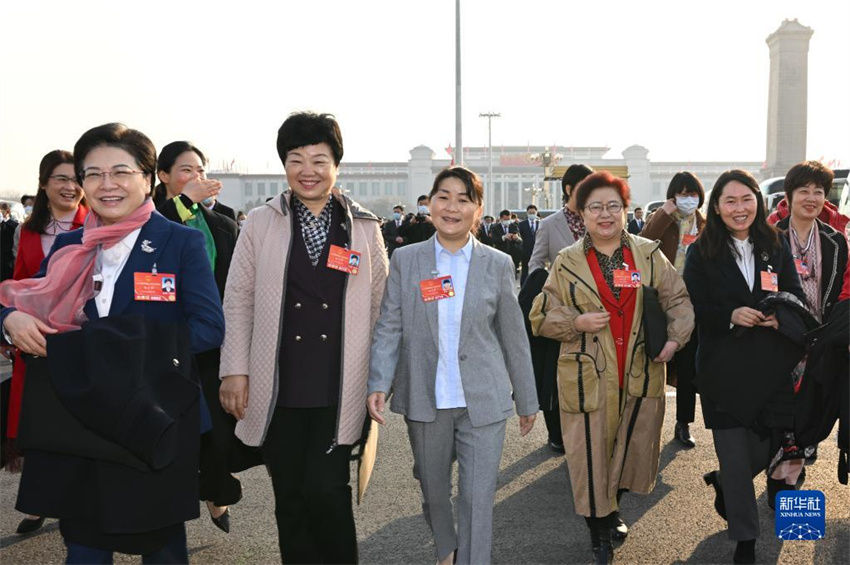 Legislatura nacional da China realiza 2a reuni?o plenária de sess?o anual