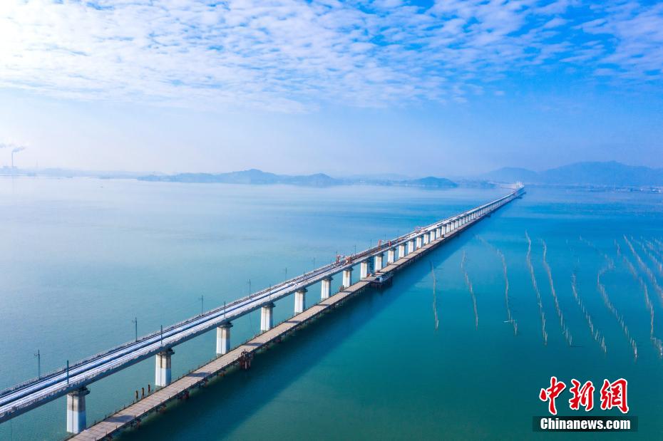 China: instala??o de trilhos da primeira ferrovia de alta velocidade de travessia marítima é iniciada
