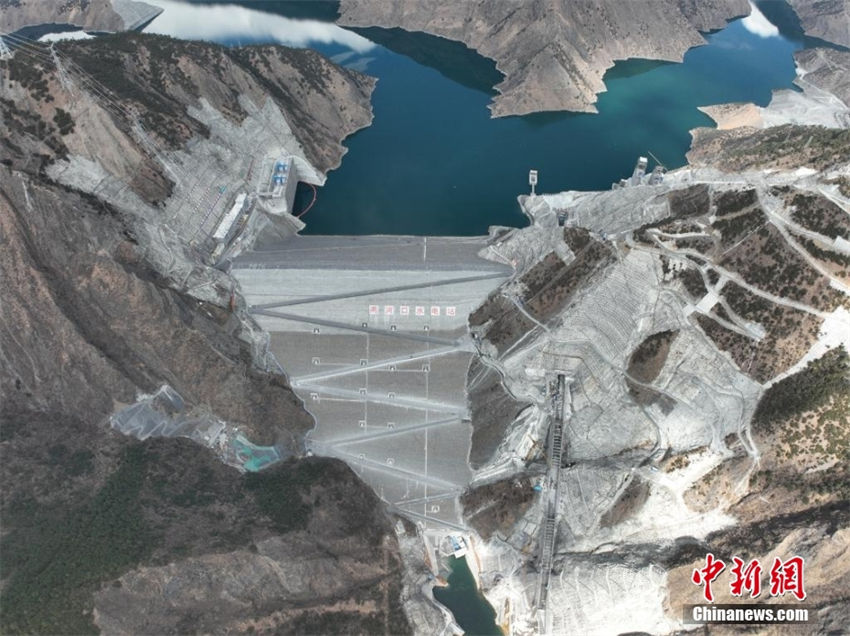 China: usina hidrelétrica mais alta entra em opera??o com altitude média de 3.000 metros