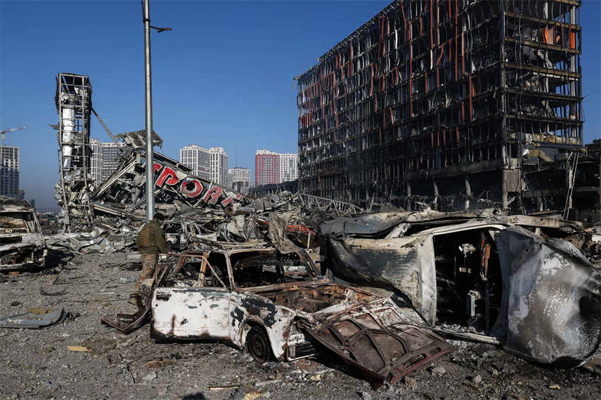 Ucrania: 8 pessoas morrem em ataque a um shopping center de Kiev