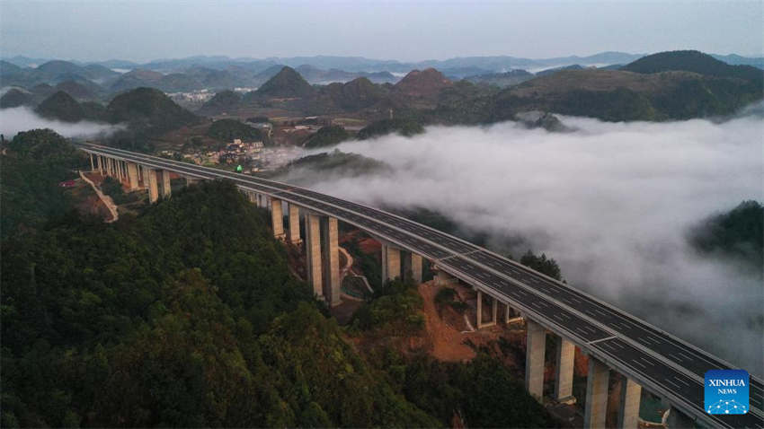 Constru??o da linha principal da rodovia Guiyang-Huangping entra na fase final