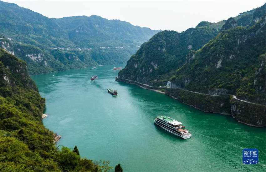 China: navio de passageiros totalmente elétrico realiza viagem inaugural 