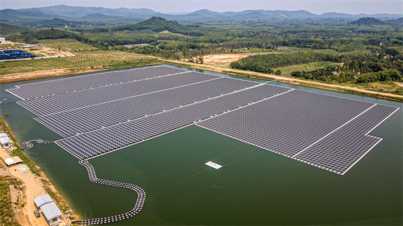 Tailandia: projeto solar flutuante na província de Rayong é construído com apoio da Huawei