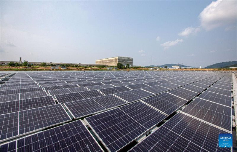 Tailandia: projeto solar flutuante na província de Rayong é construído com apoio da Huawei