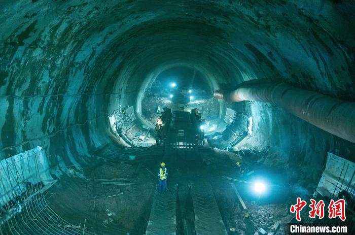 Constru??o do trecho Chengdu da ferrovia de alta velocidade Chengdu-Zigong está em andamento