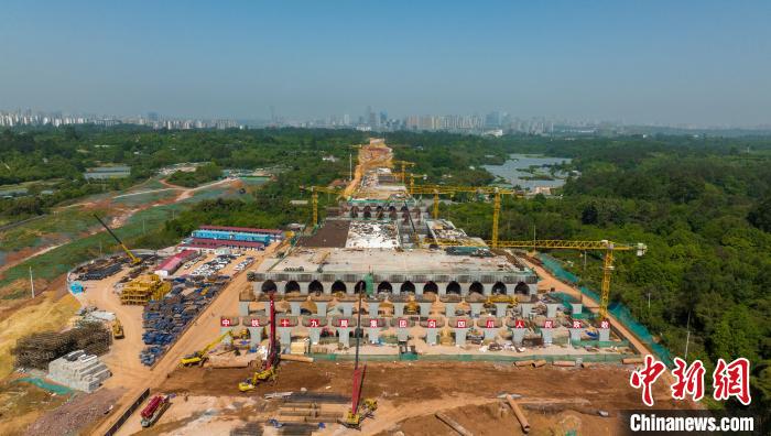 Constru??o do trecho Chengdu da ferrovia de alta velocidade Chengdu-Zigong está em andamento