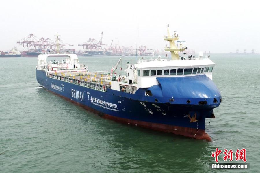 Primeiro navio porta-contêiner n?o tripulado da China realiza viagem inaugural