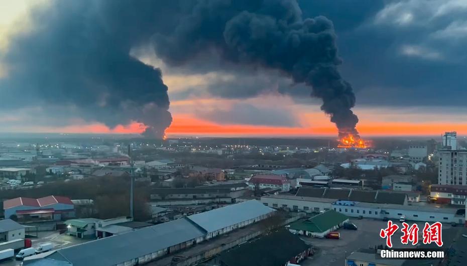 Rússia: um incêndio eclodiu em um depósito de petróleo em Bryansk