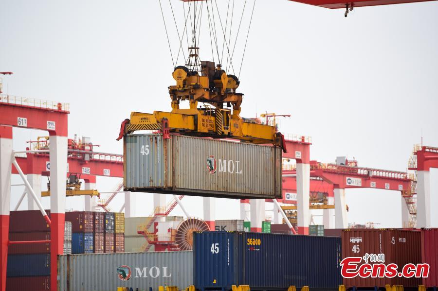 Porto de Shanghai retoma funcionamento normal