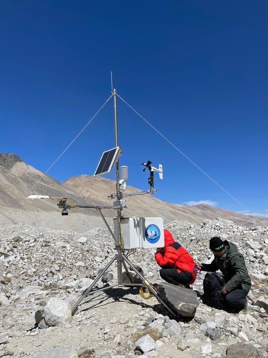 Esta??o meteorológica automática mais alta do mundo será estabelecida no Monte Qomolangma