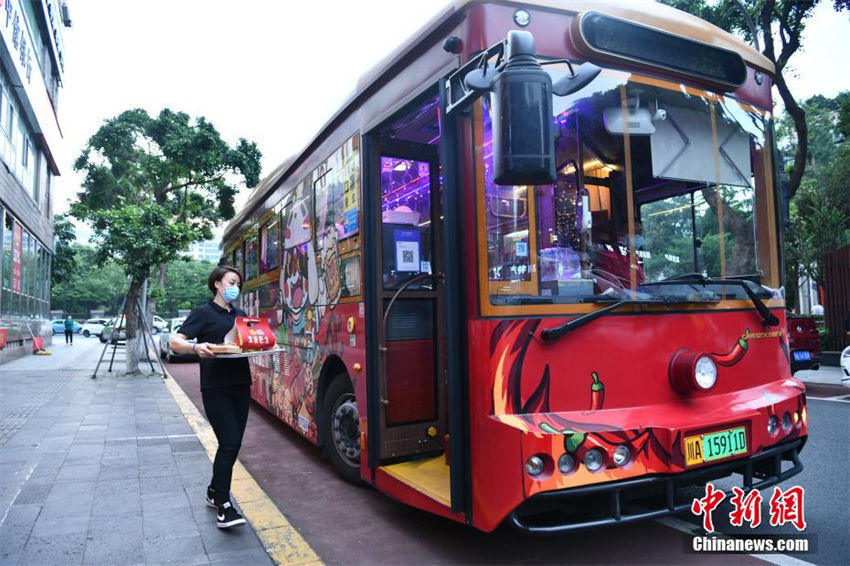 Chengdu inaugura primeiro “?nibus de hotpot”