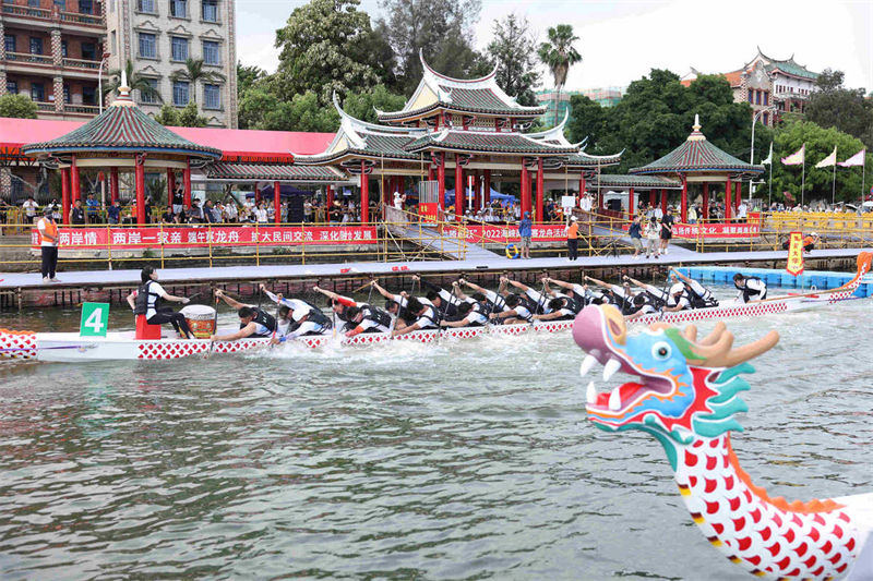 Corrida de barcos-drag?o constrói ponte de intercambio através do Estreito de Taiwan