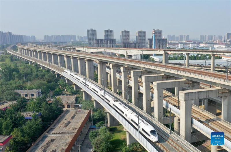 Terminada constru??o de ferrovia de alta velocidade na regi?o do reservatório das Três Gargantas 