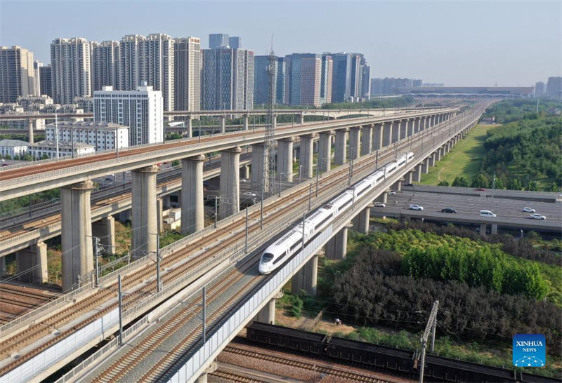 Terminada constru??o de ferrovia de alta velocidade na regi?o do reservatório das Três Gargantas 