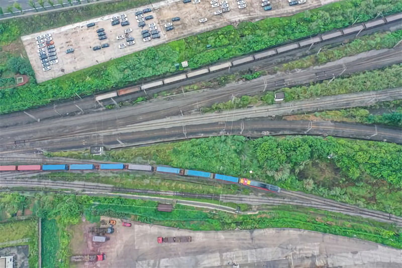 China: primeira ferrovia de mercadorias China-Europa supera marca das 10.000 viagens