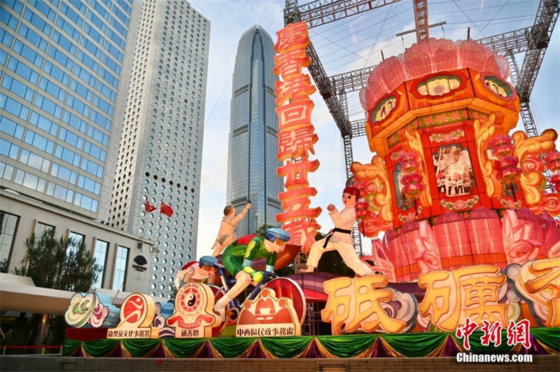 Galeria: exposi??o no centro de Hong Kong comemora 25 anos do retorno à pátria