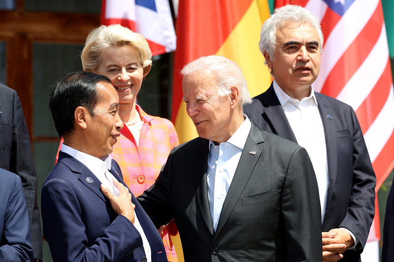 G7 promete assistência de 28 bilh?es de euros à Ucrania