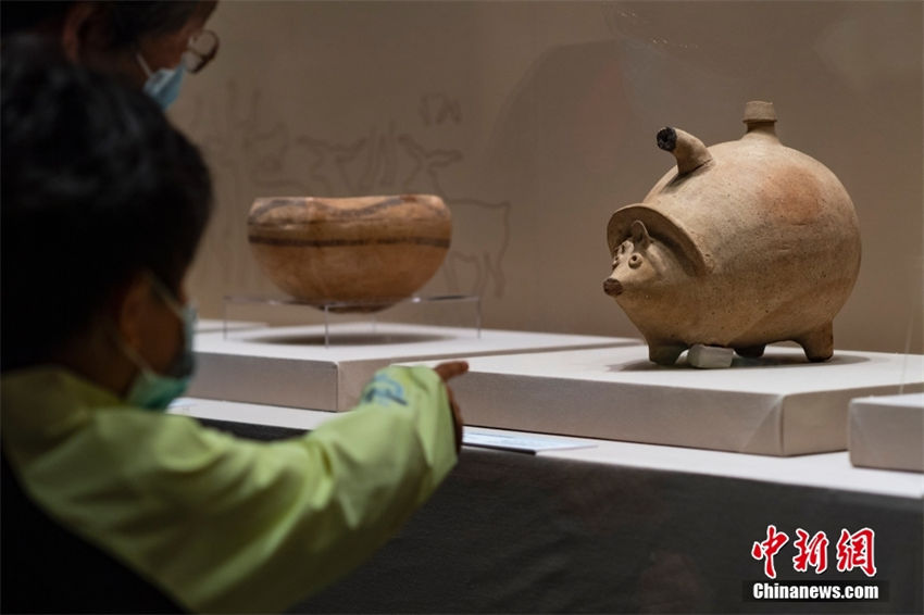 Antigos artefatos sírios s?o exibidos na Biblioteca Nacional da China