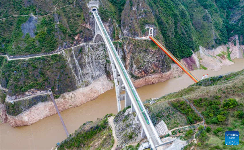 Se??o Dali-Baoshan da ferrovia Dali-Ruili será colocada em opera??o