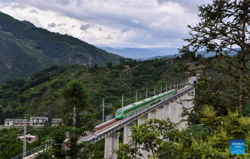 Se??o Dali-Baoshan da ferrovia Dali-Ruili será colocada em opera??o